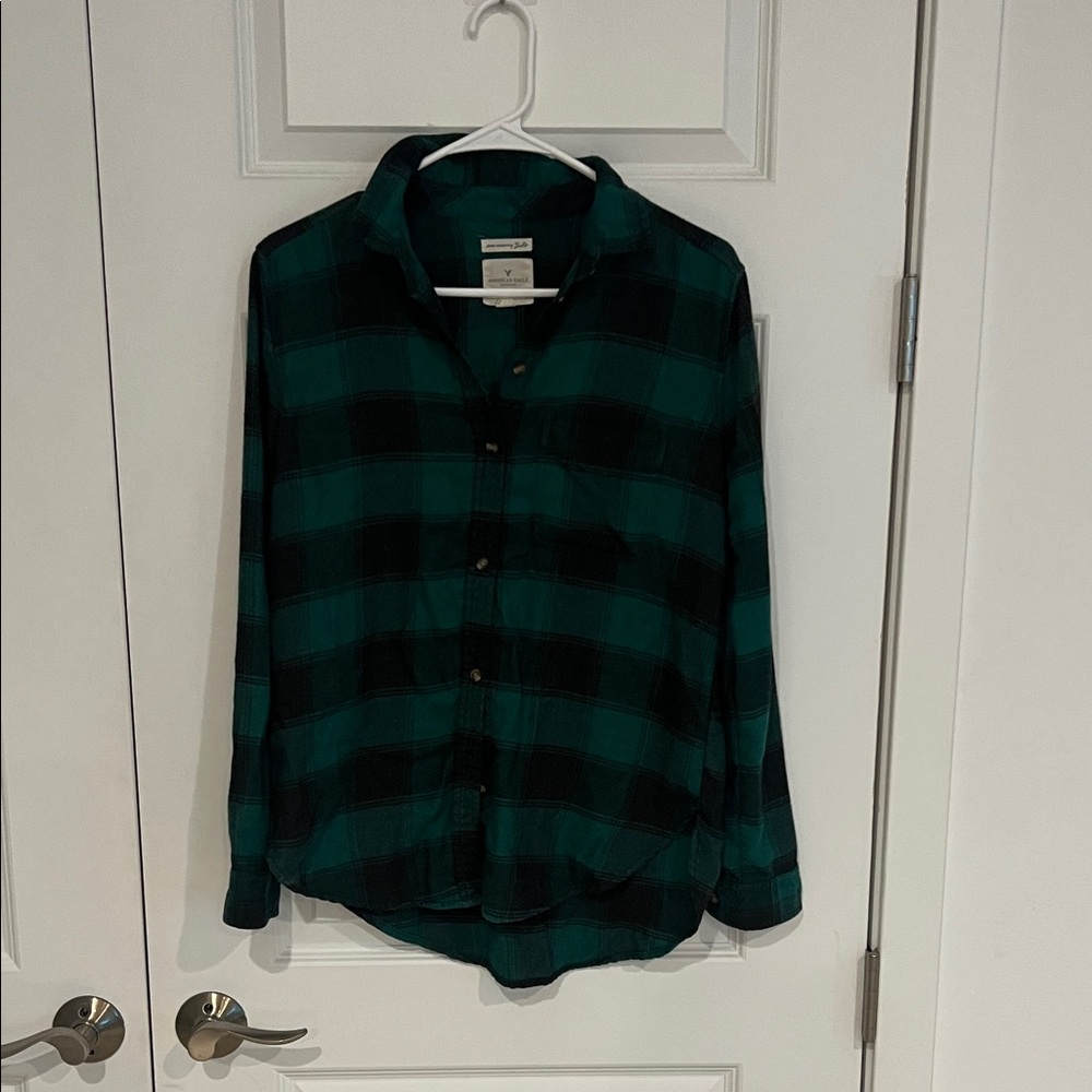 American Eagle Ahh-Mazingly Soft Green and Black Plaid Button-Up Shirt